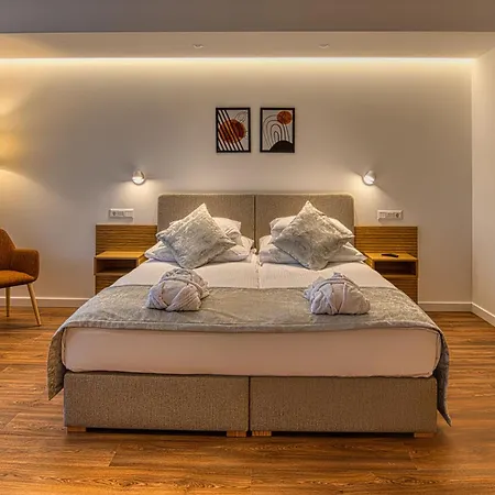 Hotell Cardoner Es Konferenciakoezpont