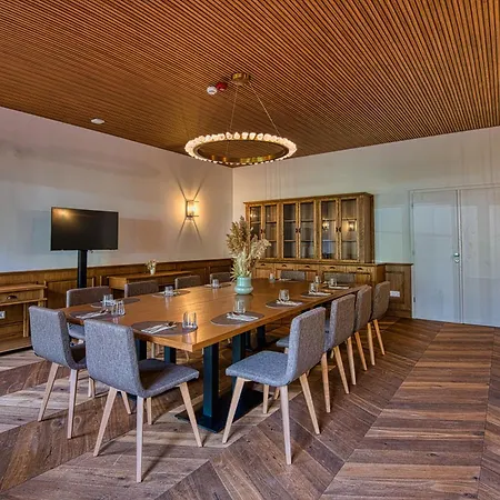 Cardoner Es Konferenciakoezpont Hotell 4*