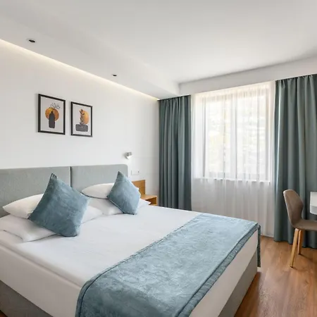 Cardoner Es Konferenciakoezpont Hotel 4*