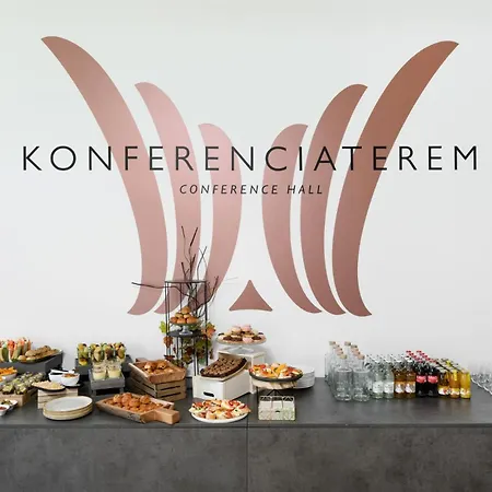 Hotell Cardoner Es Konferenciakoezpont Dobogoko