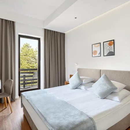 Cardoner Es Konferenciakoezpont Hotell Dobogoko