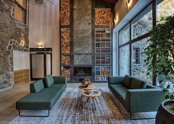 Cardoner Es Konferenciakoezpont Hotel 4*