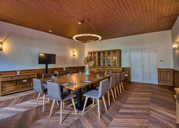 Cardoner Es Konferenciakoezpont Hotel 4*