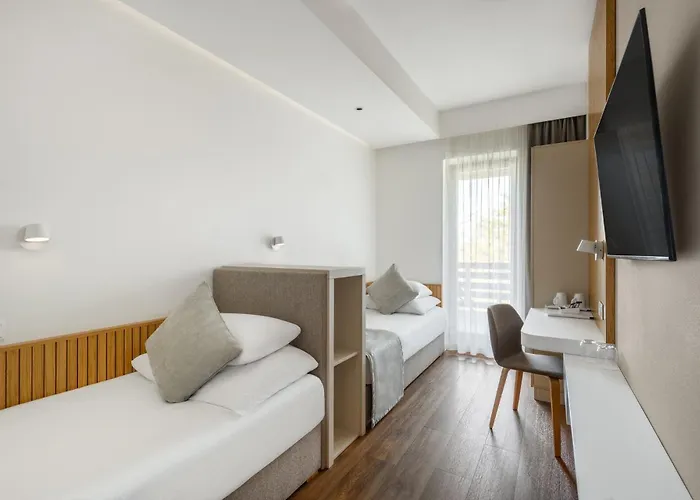 Hotel Cardoner Es Konferenciakoezpont Dobogókő