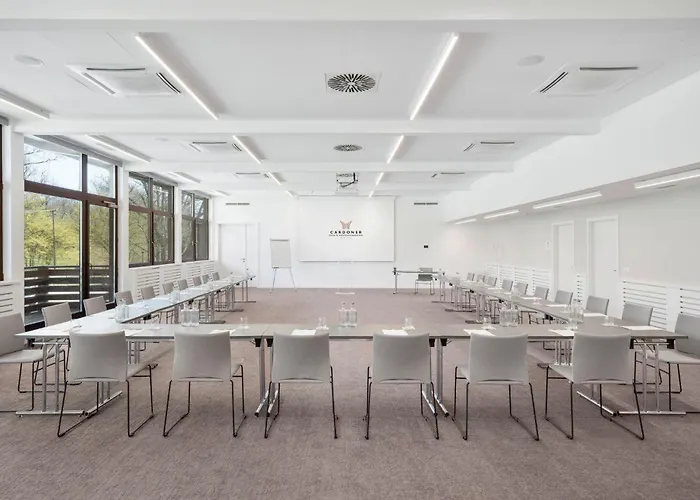 Cardoner Es Konferenciakoezpont Hotel 4*