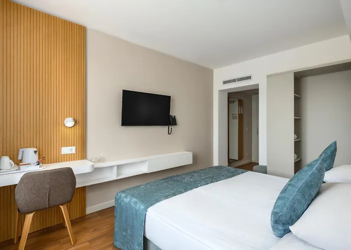 Hotel Cardoner Es Konferenciakoezpont
