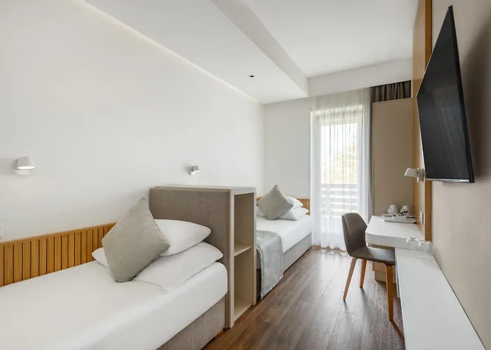 Cardoner Es Konferenciakoezpont Hotel Dobogókő